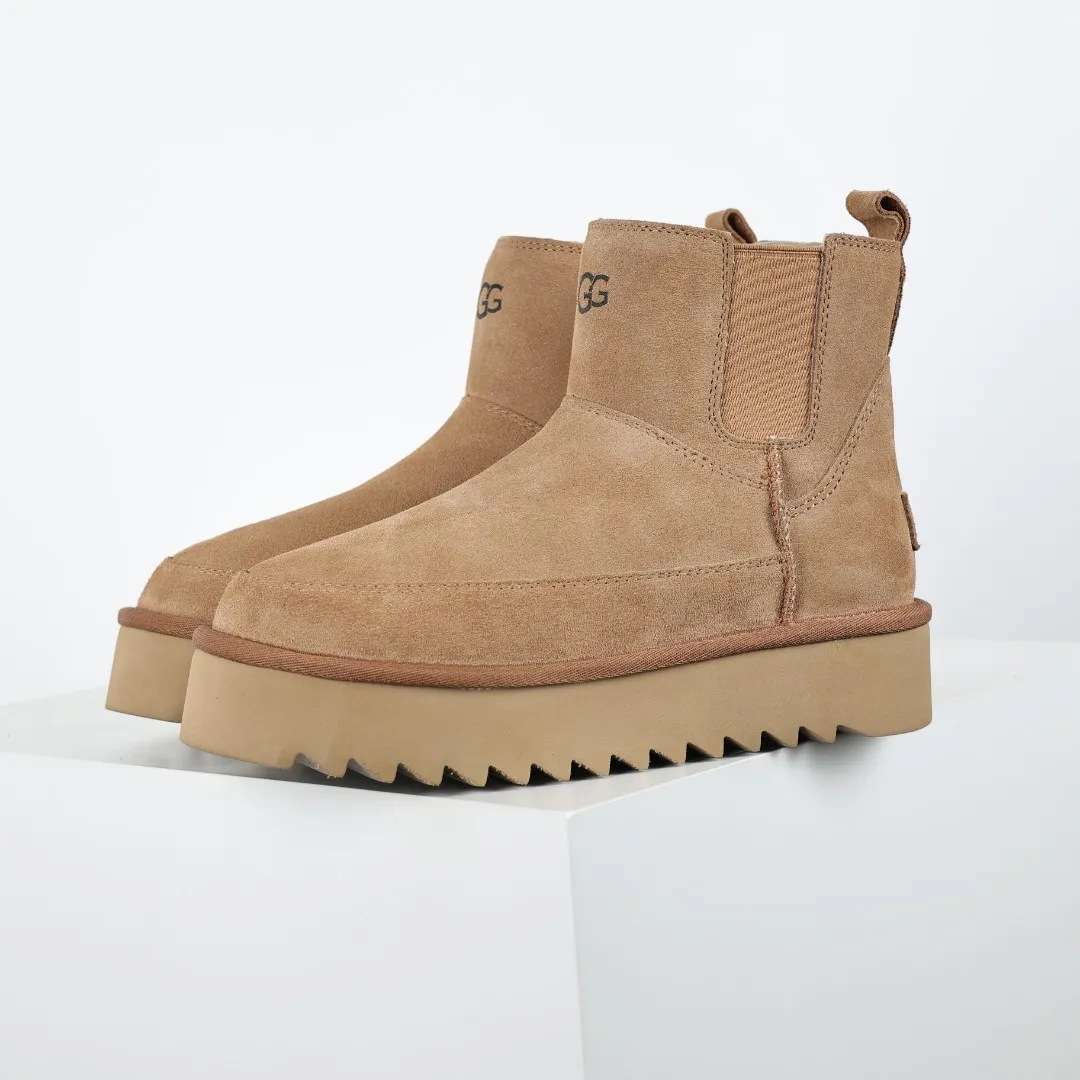 Pick up locally 💰640 Core recommendation with good price In recent years, uug has launched a series of styles, which are partially geared towards the preferences of young consumers and have also moved to the forefront of fashion trends. Shoe body material: water-repellent coated suede upper, 17mm UGGPURE™ implanted wool insole, lightweight non-slip and comfortable rubber outsole, with brand LOGO and trademark, with full packaging Size: 35 36 37 38 39 40